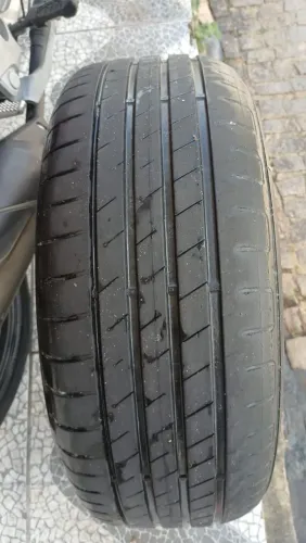 Vendo pneu