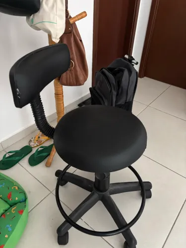 Cadeira mocho ajustável preta