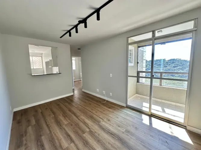 Apartamento de 2 quartos no Siena Cabral
