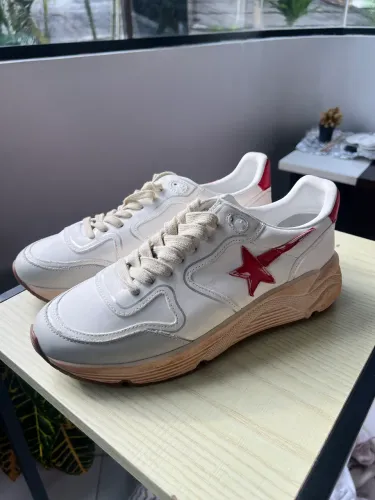Golden Goose Tênis cano baixo Running Sole