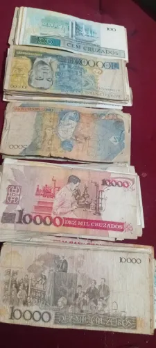 Dinheiro antigo  mais 50 notas cruzados e cruzeiros 800 reais 