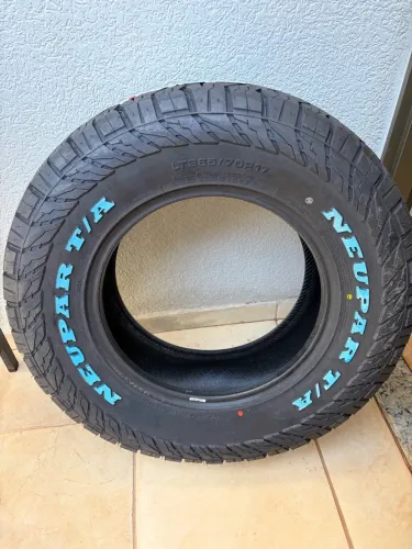 Jogo de Pneus novos 265/70 R17