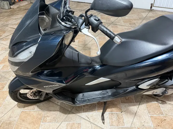 Moto em ótimo estado.