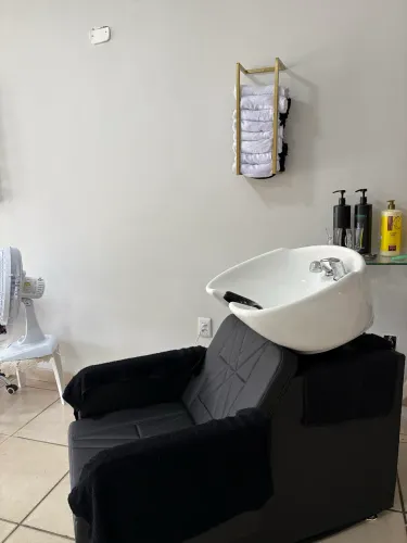 Vendo móveis de salão de beleza completo