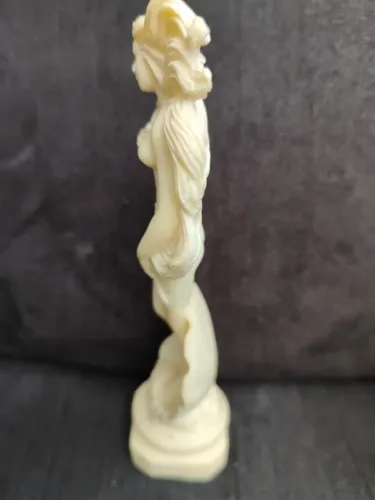 Estatueta do nascimento de Vênus Afrodite 16cm de altura em alabastro