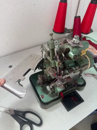 Overlock semi- industrial butterfly