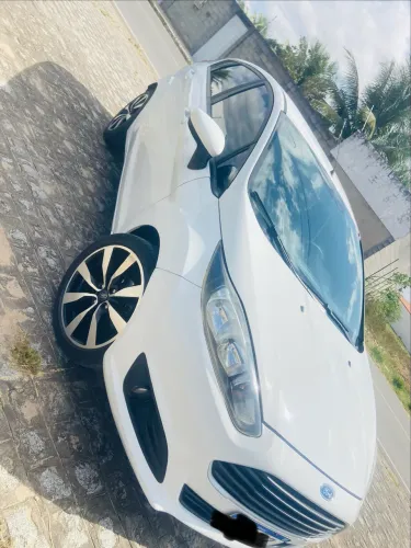 Ford Fiesta 1.5 16V Flex Mec. 5P 2014