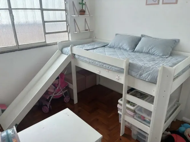 Penteadeira/escrivaninha + Cama com escorregador