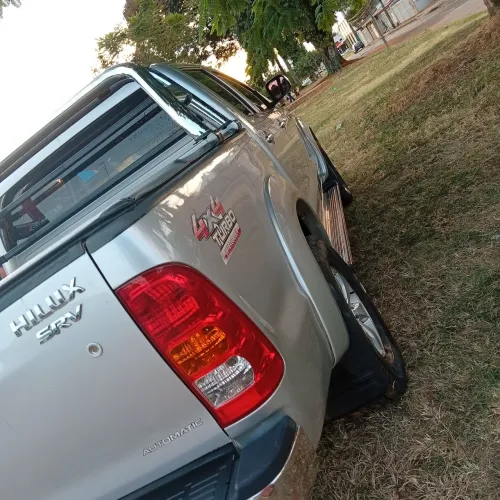 Toyota Hilux CD SRV D4-d 4X4 3.0 TDI Diesel AUT 2011