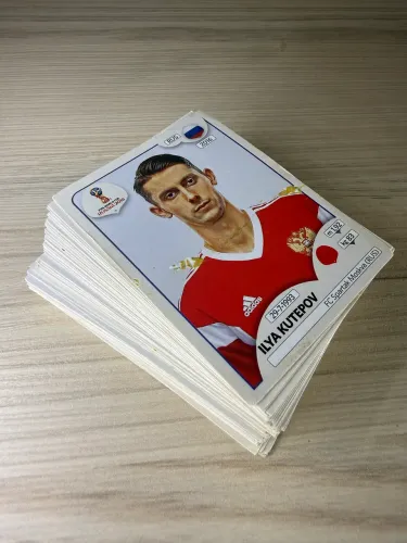 Lote com 100 figurinhas do Álbuns da Copa de 2018 Panini