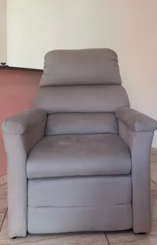 Poltrona da loja Campinas Shopping Móveis. Apenas 1 mês de uso.