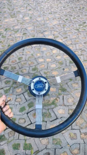 Volante Ford