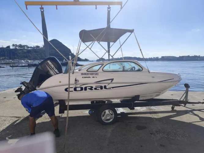 Lancha Coral 16 Vendo ou troco por Lancha Maior Cabinada