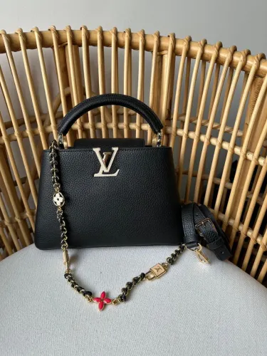 Bolsa Louis vuitton caputinni 