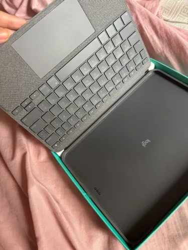 Capa ipad 11 pol con teclado logtech