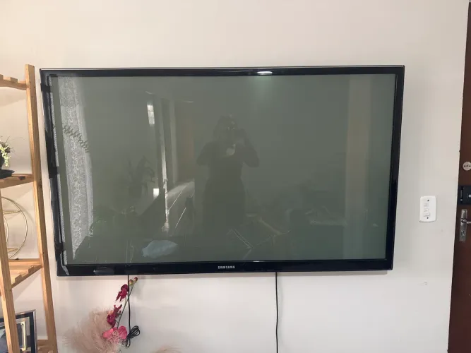 TV 75? com defeito
