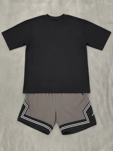 Kit camisa oversized e bermuda da jordan
