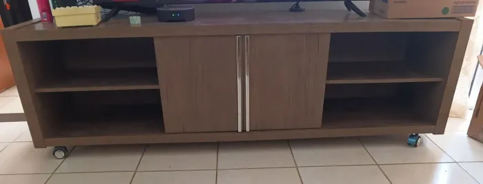 Vende-se rack de qualidade! Aproximadamente 2m de comprimento. 