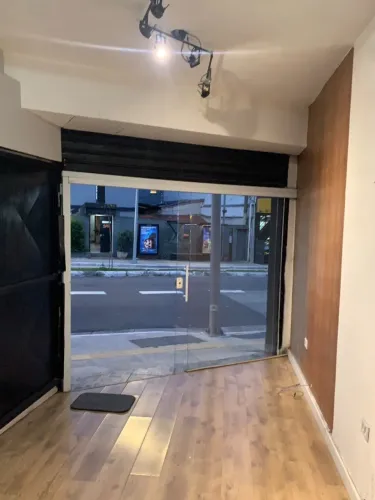 Aluga-se espaço comercial Av. Imirim 3651