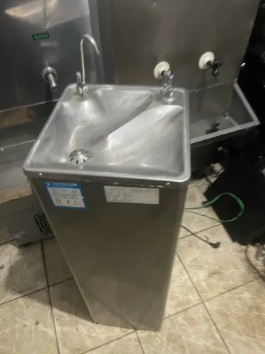 Bebedouro inox de coluna IBBL novo todo bom 127 volts