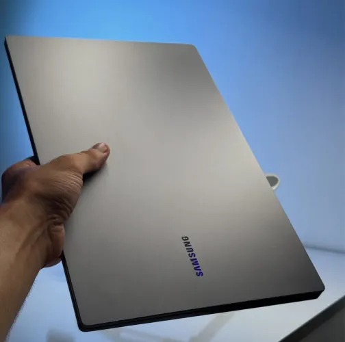 Notebook Samsung E30