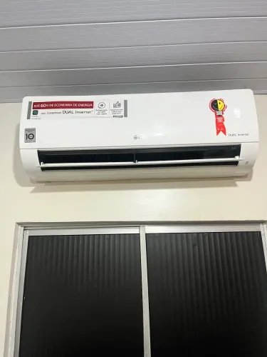 Split 12.000 BTU Dual Inverter LG (Seminova)