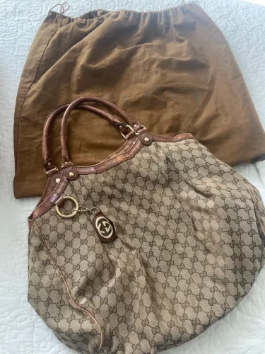Bolsa Gucci ( original) monograma GG