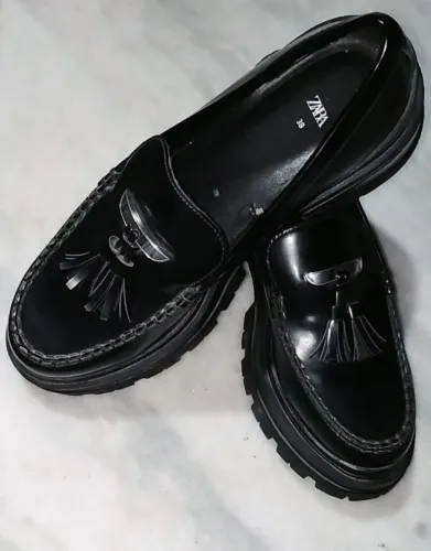 Mocassim preto da marca Zara