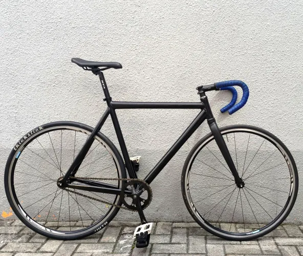 Bicicleta fixa em alumínio
