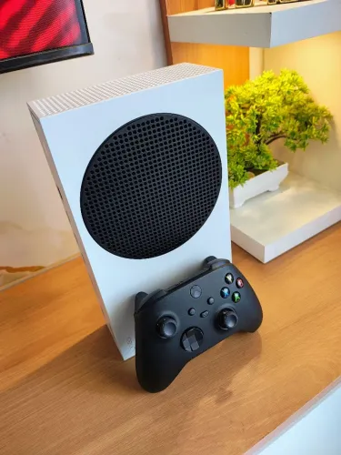 Xbox Series S - Com Garantia - Vendo Troco 