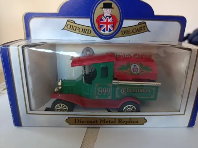 Miniatura Oxford Die-cast - Christmas 1999 (8 cm)