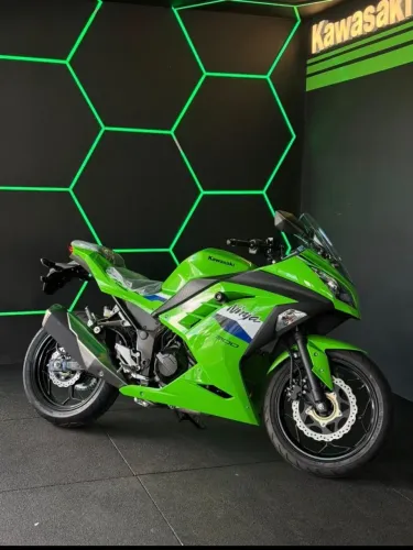 KAWASAKI NINJA 300 VERDE