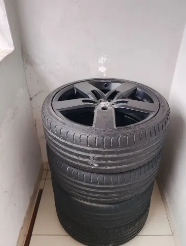 Aro 225/35/20
