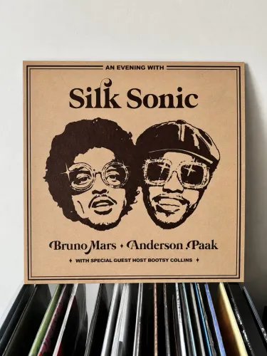 LP Vinil Silk Sonic - An Evening with Silk Sonic (Bruno Mars + Anderson Paak)