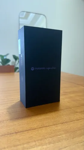 Motorola Signature 5G - 512GB Preto