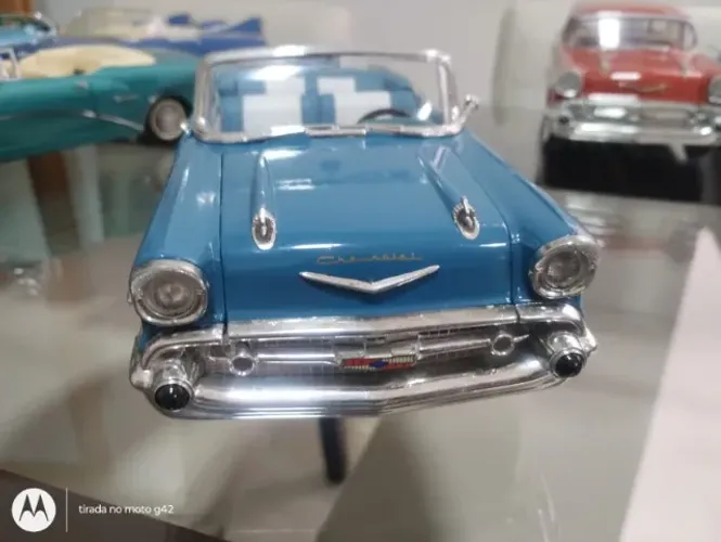 Miniatura 1/18 - Chevrolet Conversível Azul