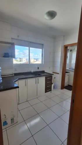 Locação Anual - Apartamento com 3 dormitórios e 1 vaga  - Balneário Camboriú