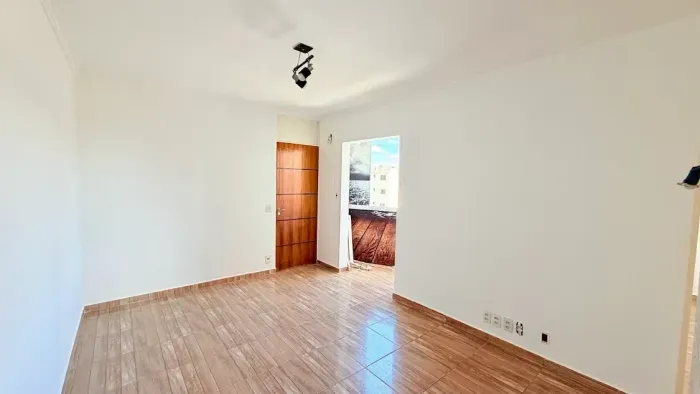 2 quartos em Setor Negrão de Lima - Goiânia - GO - analisa permuta em automóvel