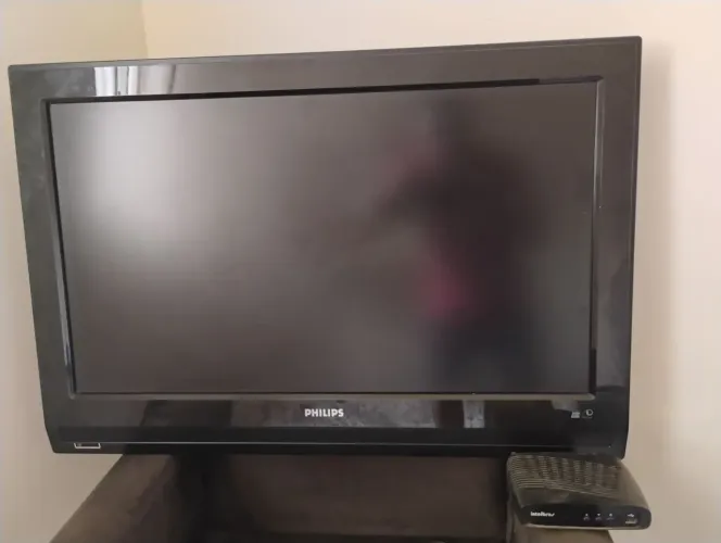 Tv fhilipis 32 com conversor tv digital -nao é smartv 