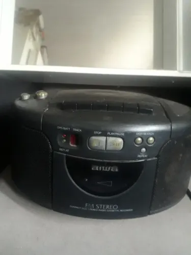 radio antigo 110 e 220v so nao fusia o cd