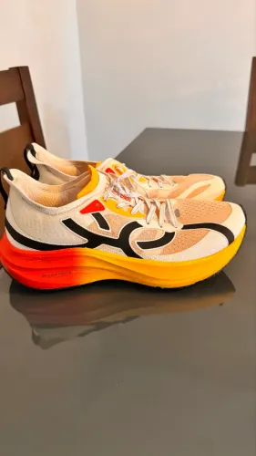 Tênis corrida 