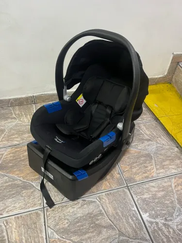 kit carrinho de bebe + bebê conforto e base para o carro