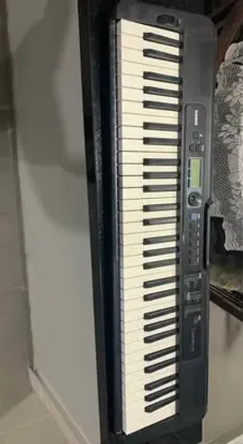 Teclado Musical à Venda