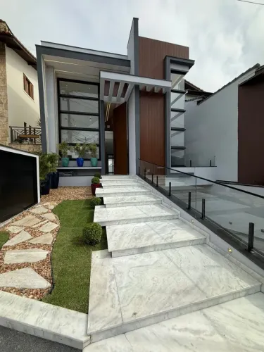 Casa no Condomínio Aruã espetacular