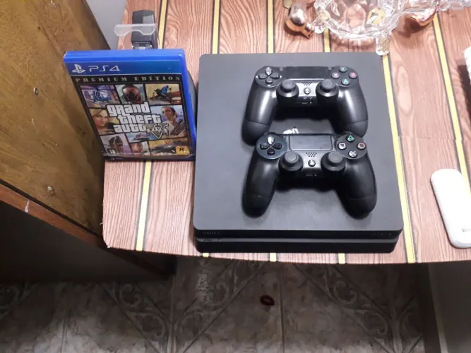 Ps4 slim pra sair rápido!!