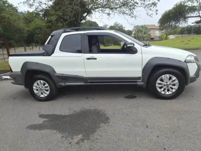 Fiat Strada Adventure1.8/ 1.8 Locker Flex CD 2013