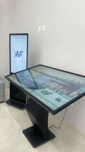 Totem Interativo Touchscreen - OPORTUNIDADE