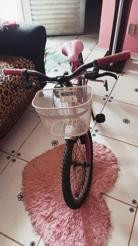 Vendo  bicicleta pra criança  250 zap *