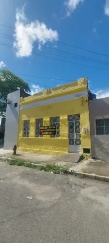 Imóvel para aluguel possui 120 metros quadrados com 3 quartos em Farol - Maceió - AL