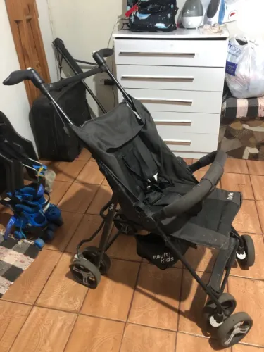 Vendo carrinho de passeio em bom estado